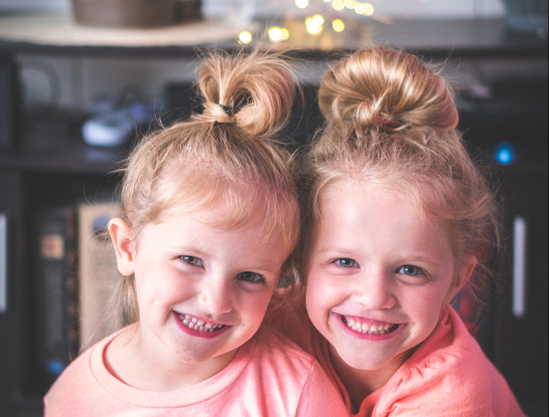 4 правила для родителей близняшек, чтобы они выросли друзьями, а не врагами