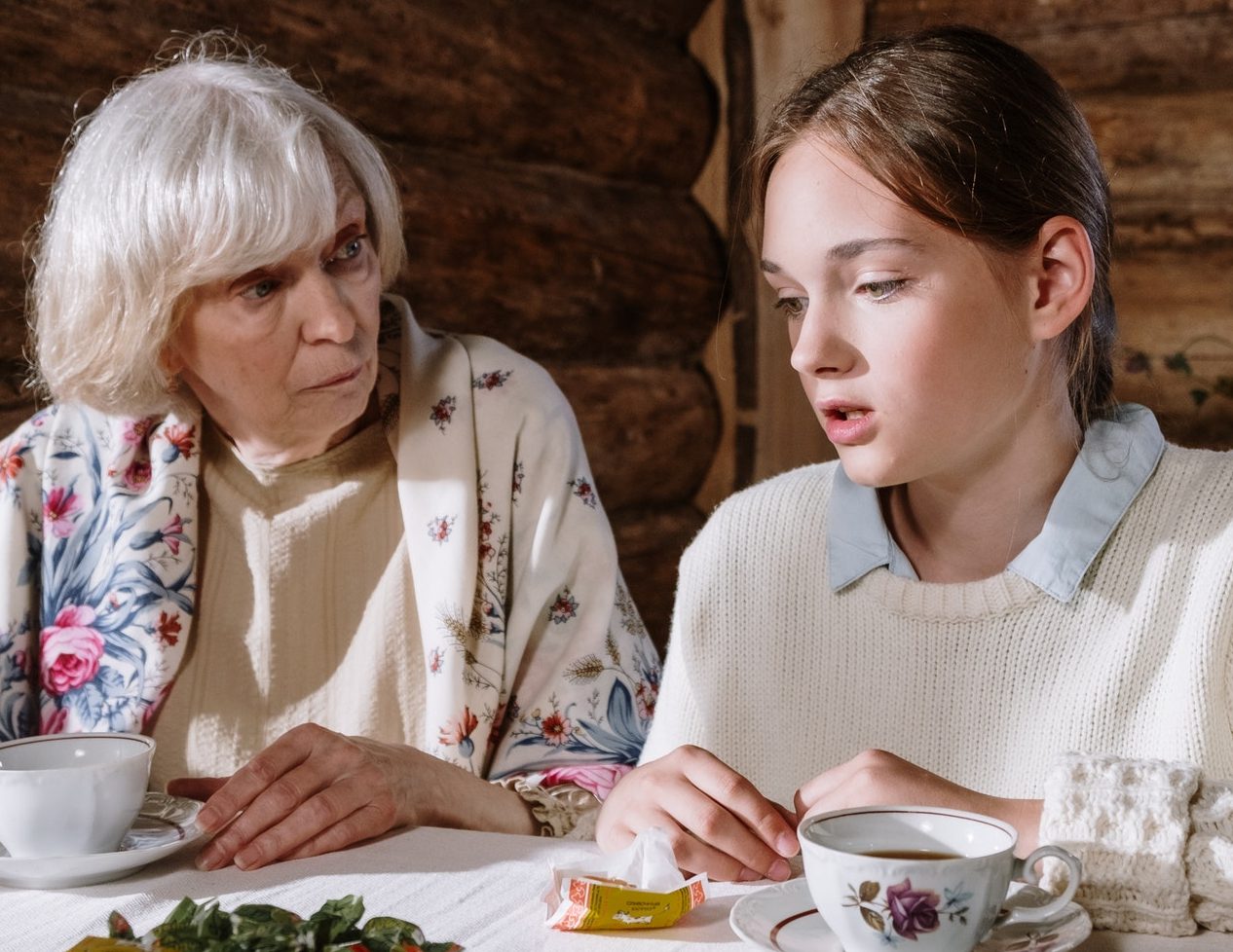 5 фраз, которыми любящая бабушка отталкивает от себя внуков