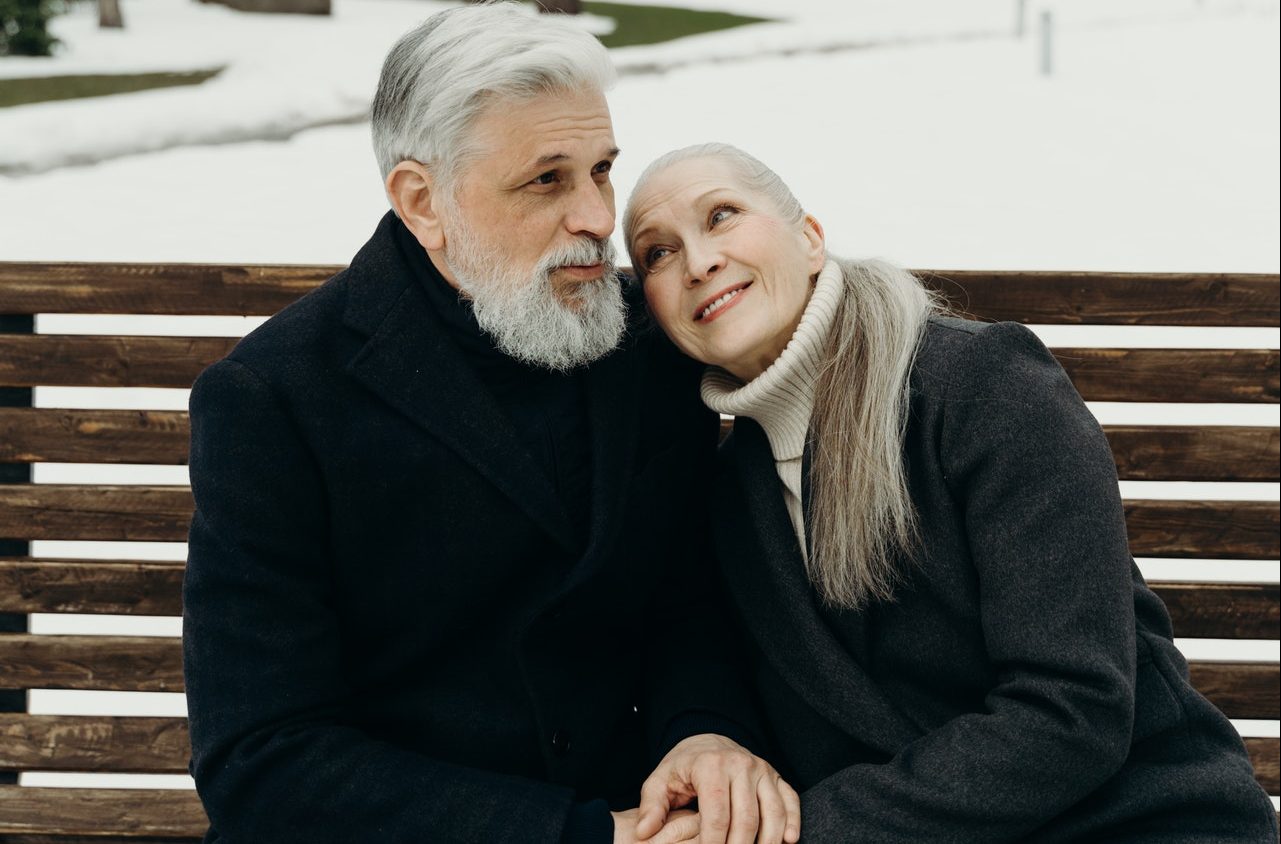 7 ошибок женщины в возрасте, из-за которых мужчина ее не уважает