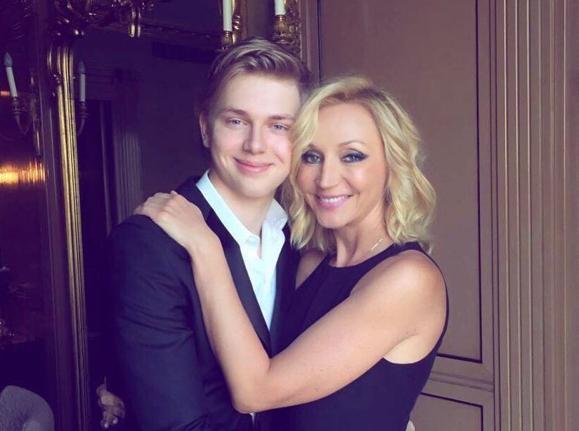 5 красивых сыновей российских актрис. Похожи ли они на своих знаменитых мам