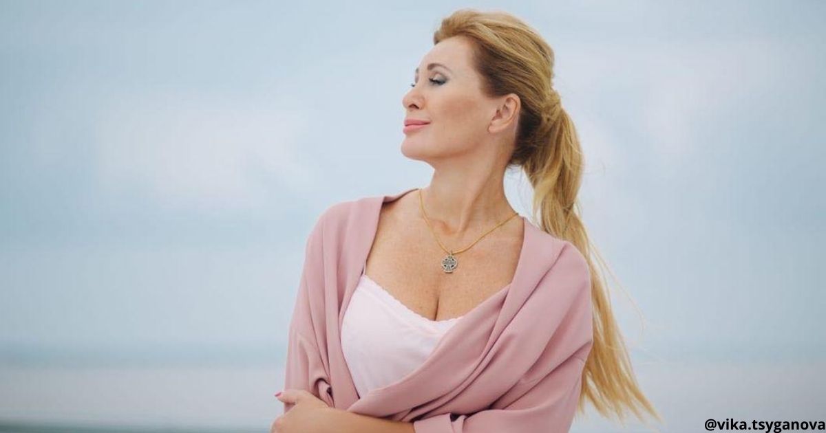 57-летняя Вика Цыганова с новым лицом. Почему фанаты недовольны и что она с собой сделала