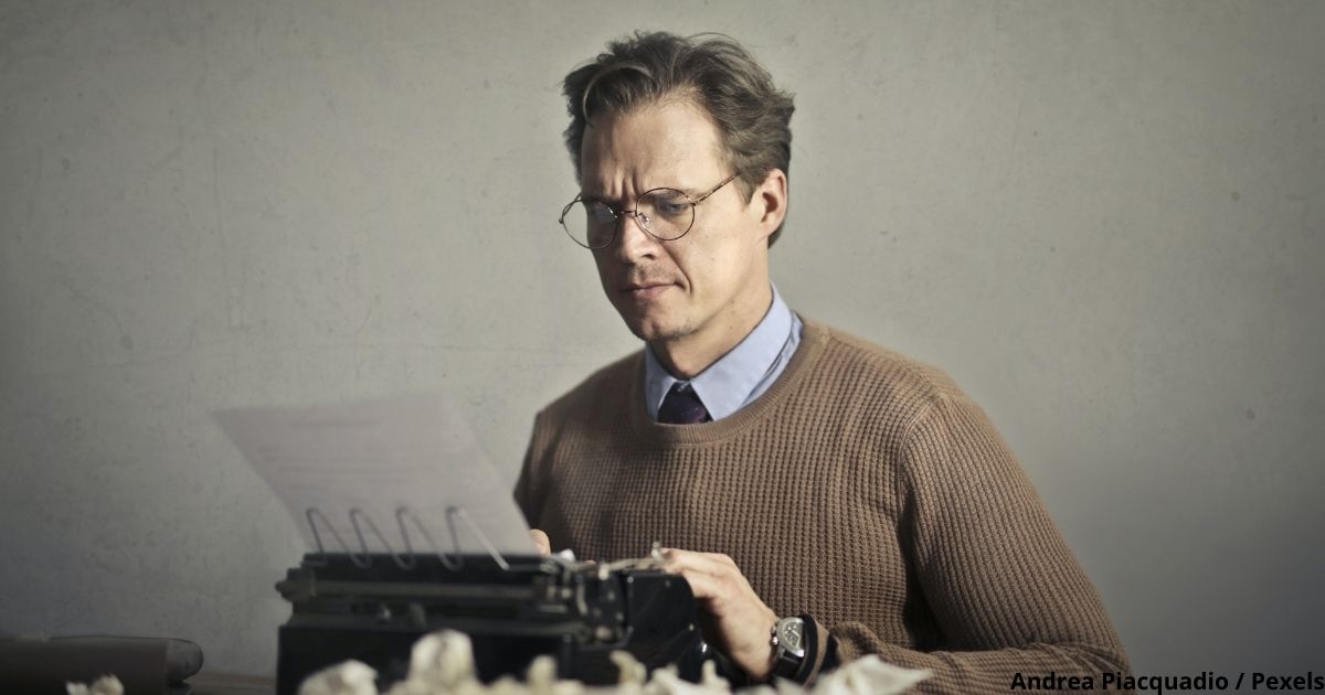 8 писателей, фамилии которых обычно произносят неправильно