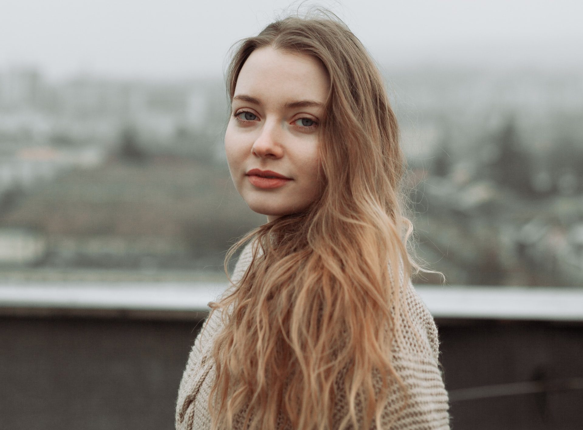 6 причин, почему мужчине лучше с неухоженной женщиной, чем с красивой