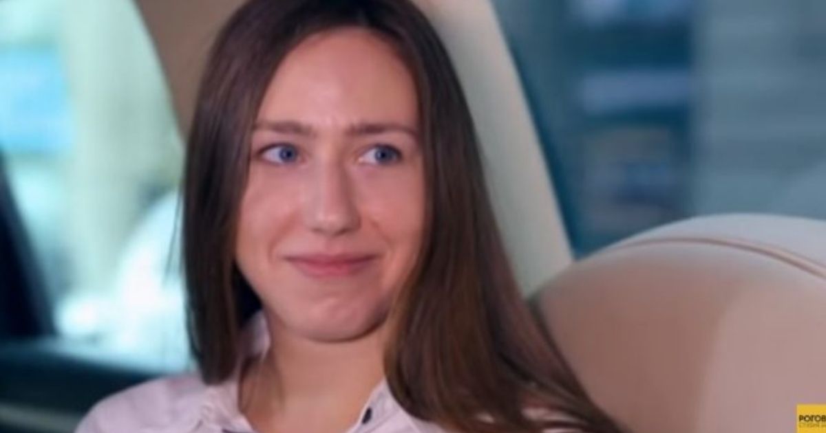 Работает в салоне красоты, а одеваться не умеет. Как стилист Рогов преобразил за 24 часа