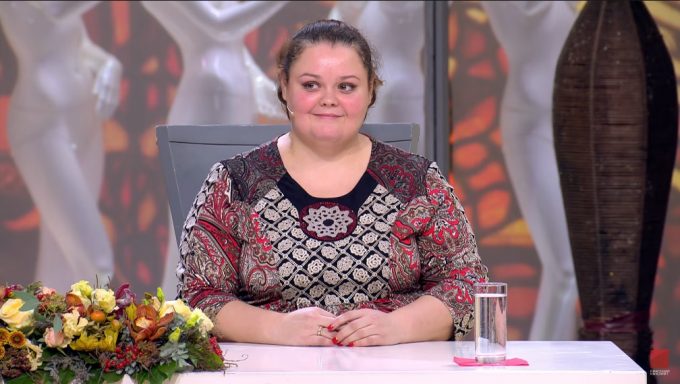 На «Модный приговор» пришла женщина весом 115 кг, которую осуждают на работе. Что сделали стилисты