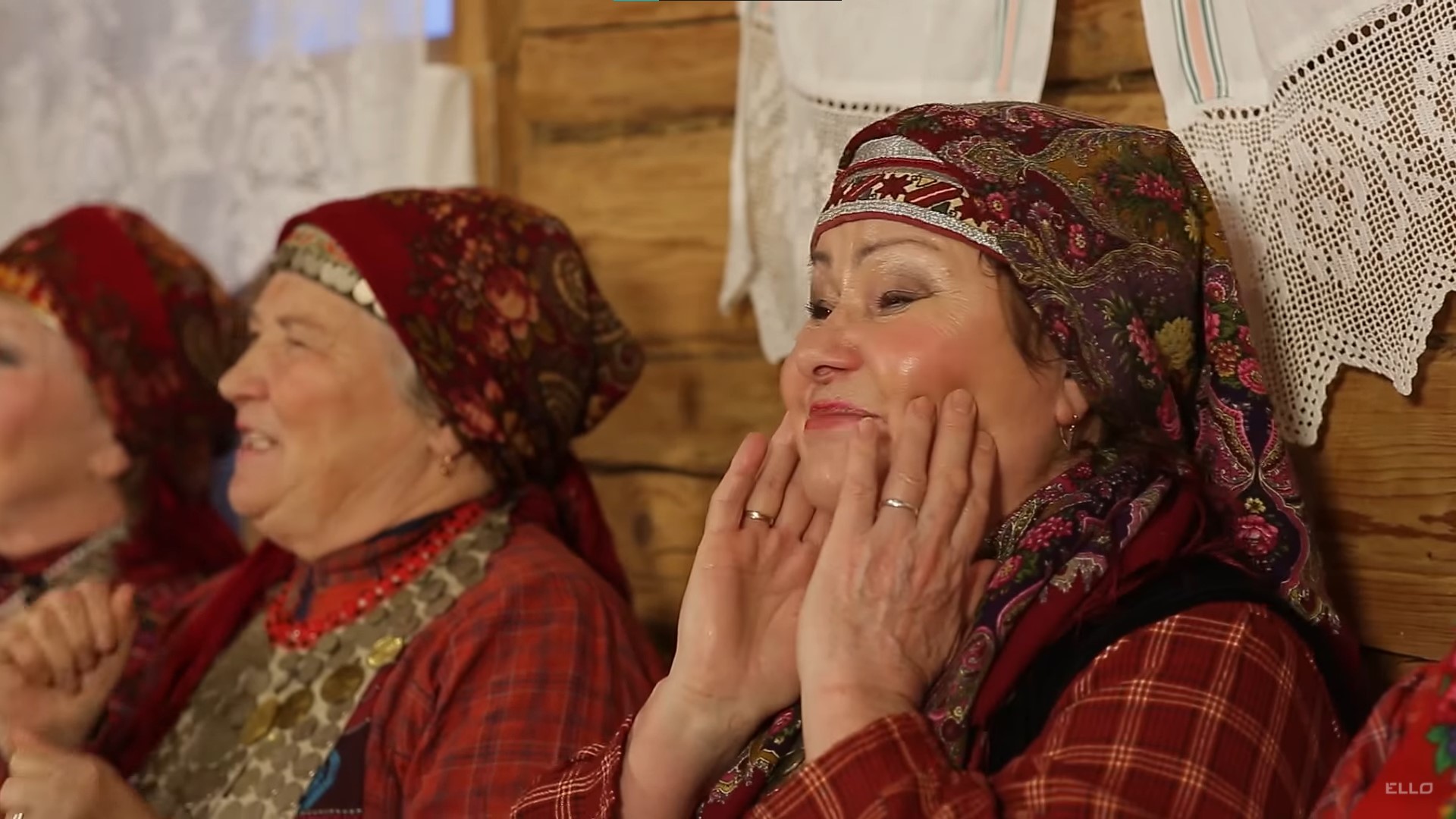 Под новый год бабушка всегда почему то. Бурановские бабушки Новогодняя. Ой Мороз Мороз Уральские пельмени.