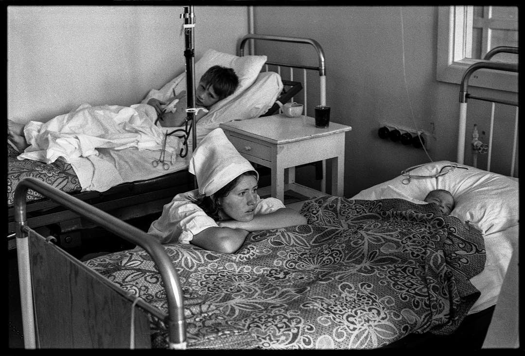В общежитии 80-х годов была особая атмосфера. Пока один собирался на работу, другой досыпал последние минуты до будильника. 2