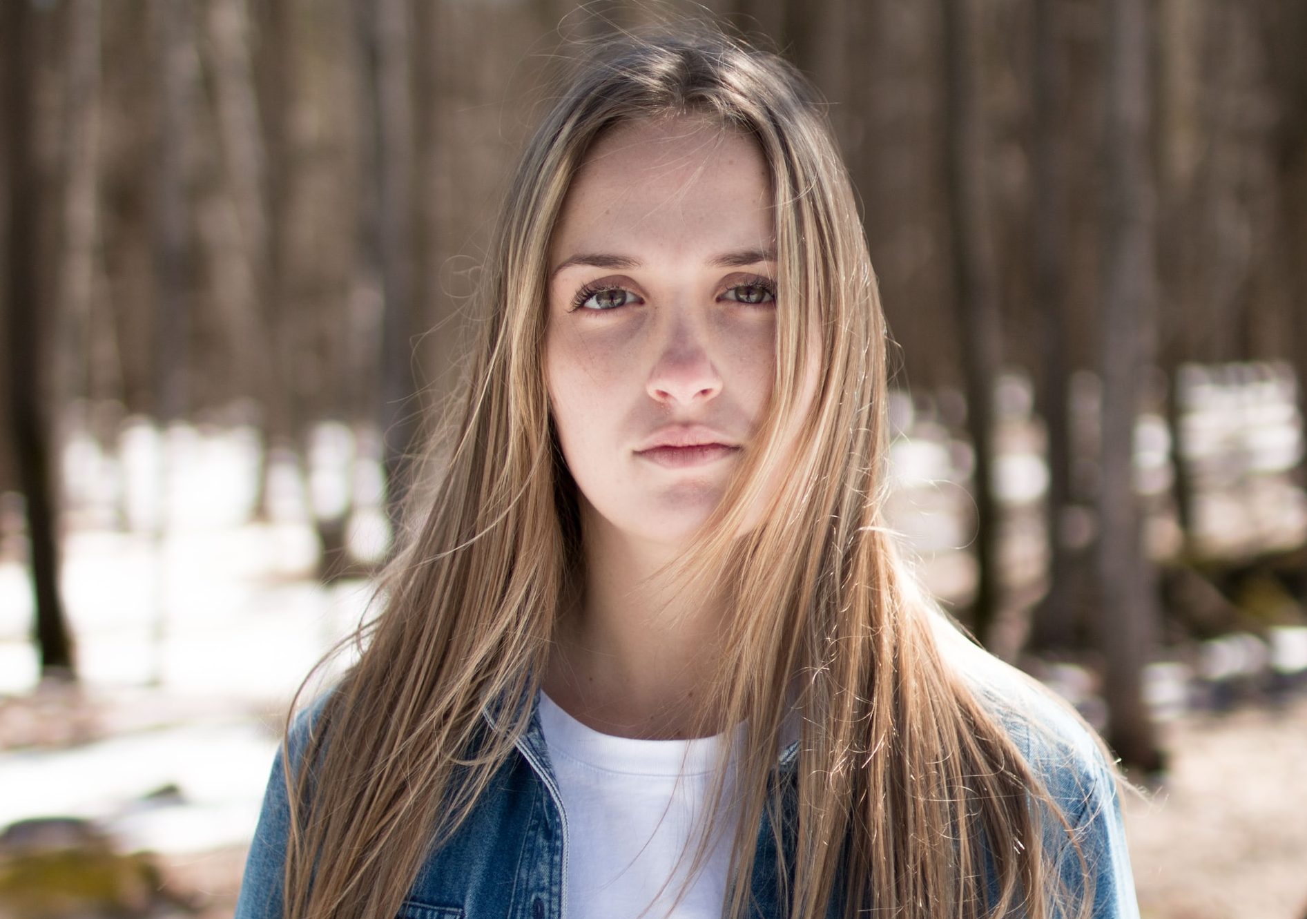 Что думает мужчина, когда встречает бедную женщину: 6 тревожных мыслей