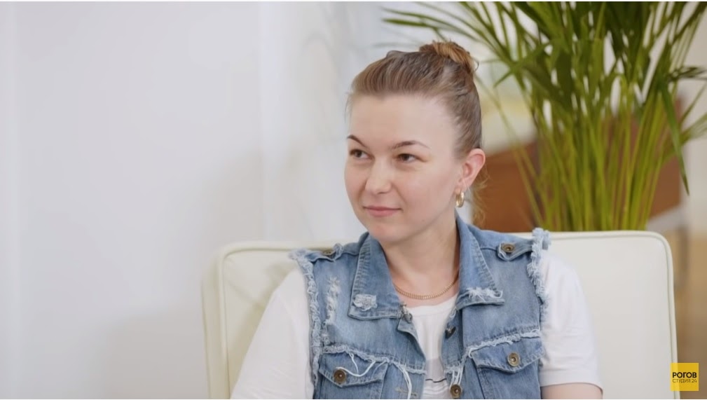 Пришла к стилисту Рогову, потому что смотрится блекло на фоне поклонниц мужа. Как ее переодели за 24 часа