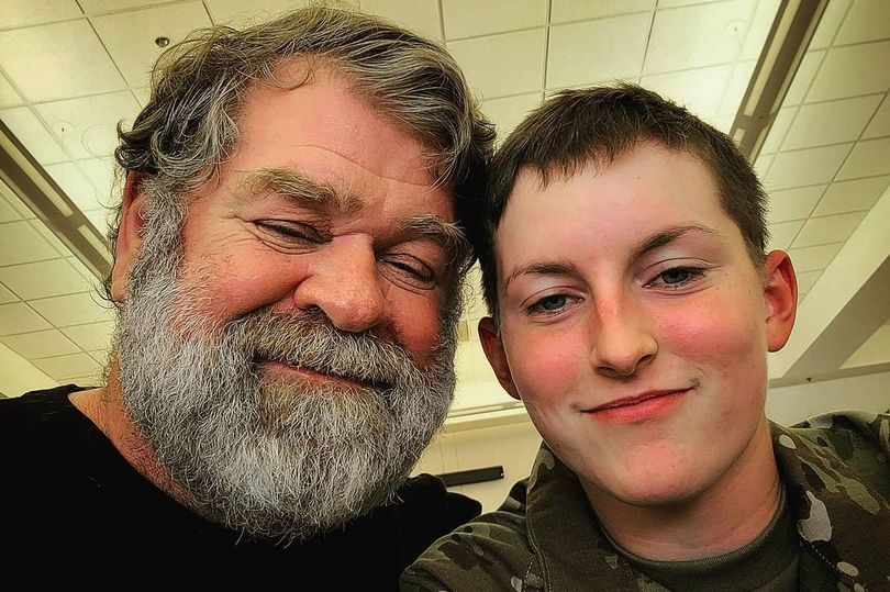 Ей 19, ему 61 и они говорили, что все по любви. Как выглядит и живет пара